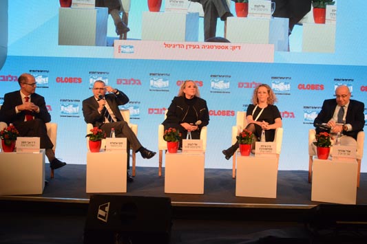 Business Strategy In a Digital Age. צילום איל יצהר