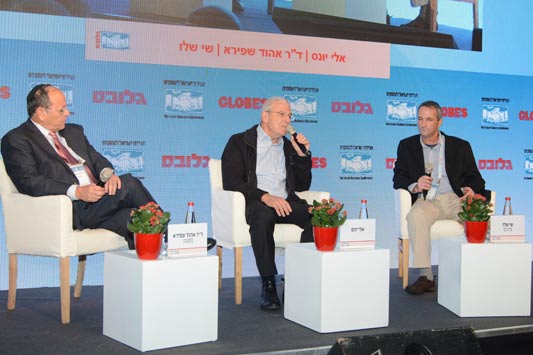 Eli Yones and Ehud Shapira with Shay Shalev. צילום איל יצהר